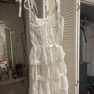 Beautiful white lace babydoll-style dress - size medium
